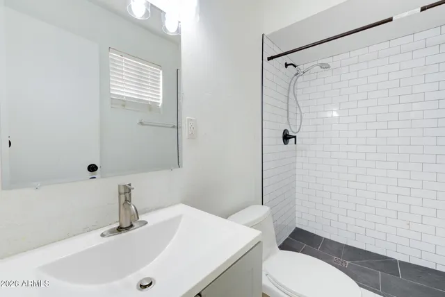 $1,800 | 157 West Juniper Street, Mesa, AZ 85201