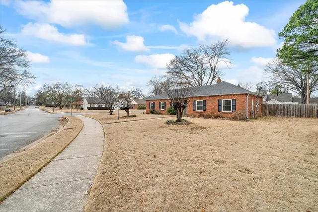 $274,900 | 1107 Ivy Road, Memphis, TN 38117