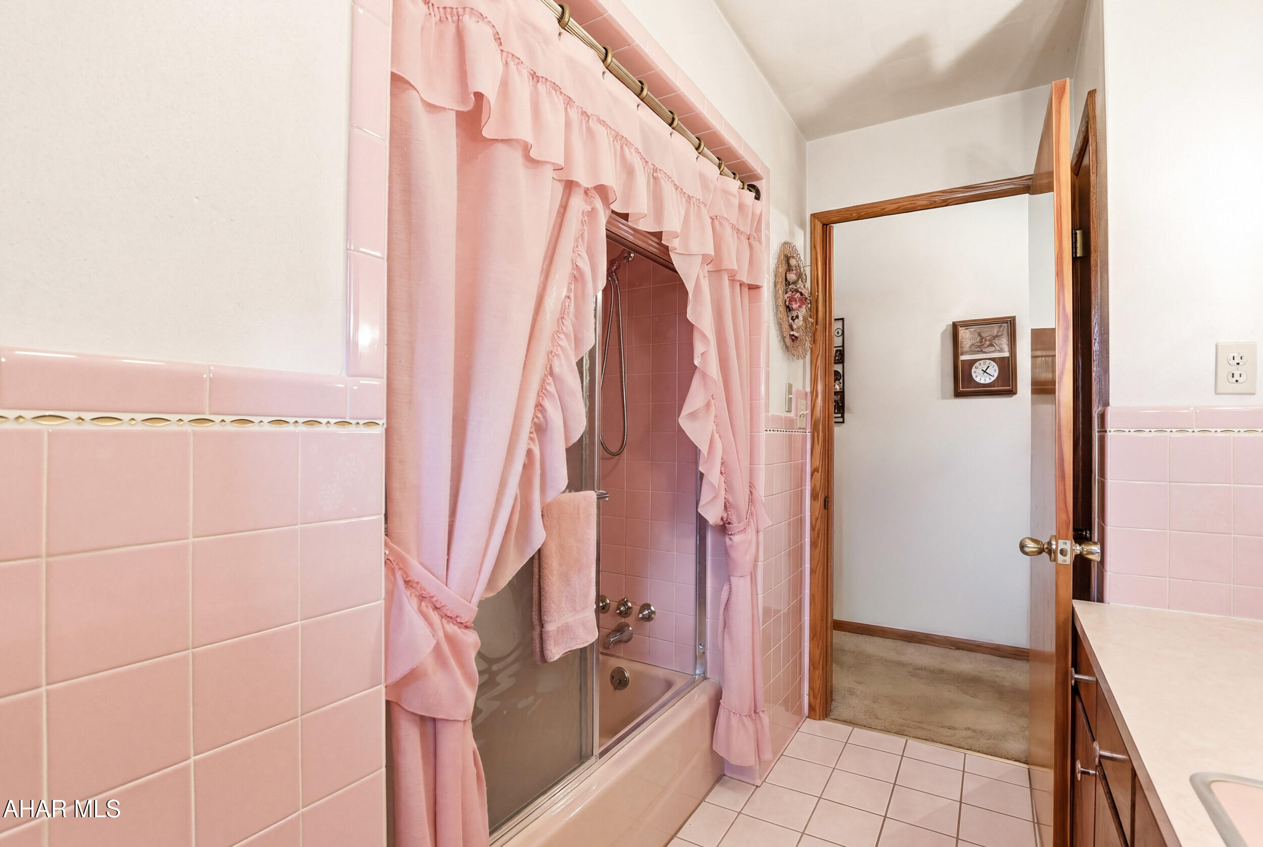 506 Ruby Street Windber, PA 15963 - Photo 26 of 38 a bathroom with a shower and a tub