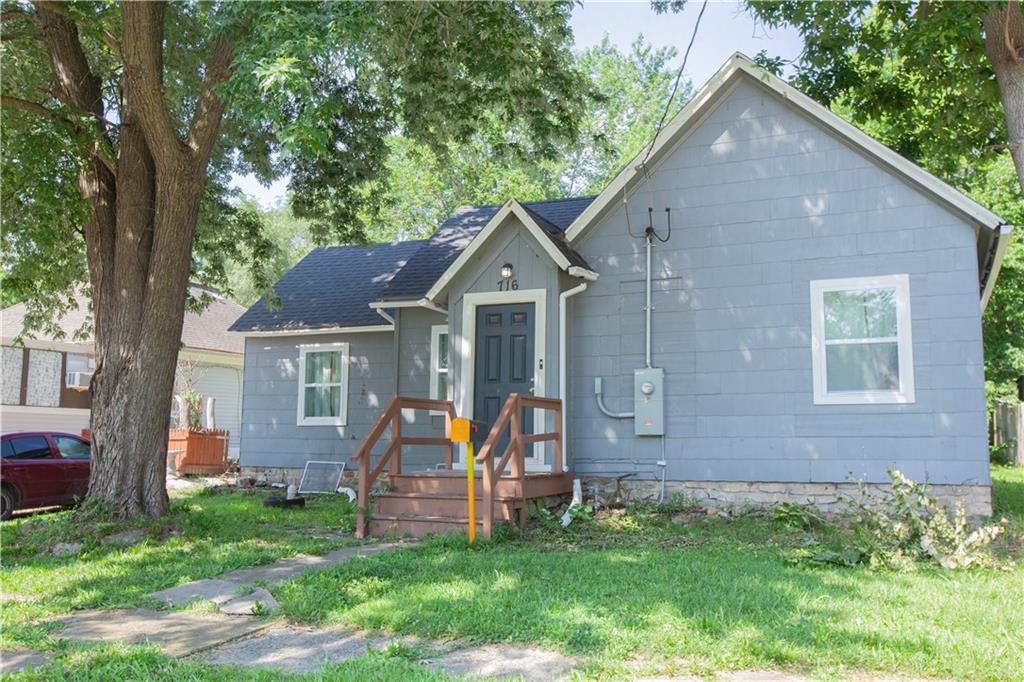 716 10th Street Osawatomie, KS 66064 - Photo 2 of 11