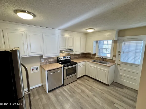 $1,350 | 2505 East 3rd Street, Unit B, Greenville, NC 27858