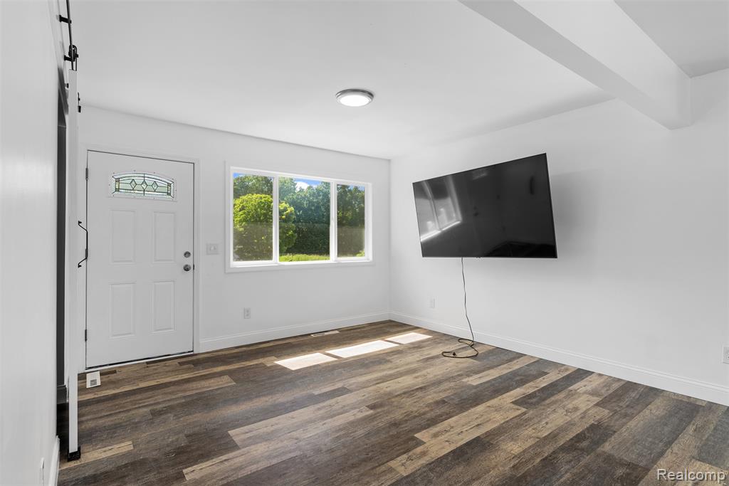 7900 Wiggins Road Howell, MI 48855 - Photo 8 of 39