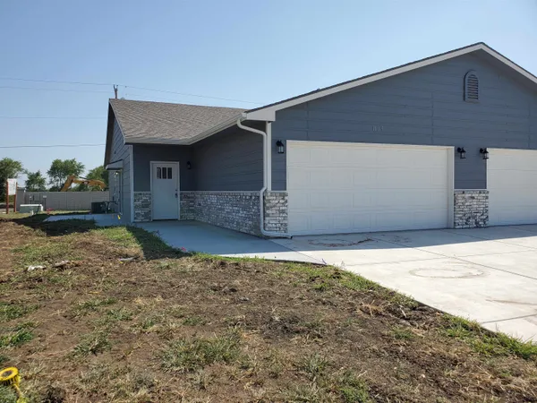 $1,495 | 10542 East Conifer Street, Wichita, KS 67207