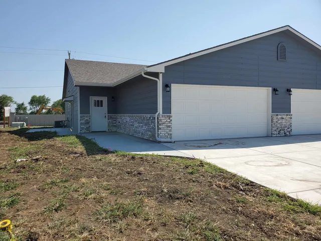 $1,495 | 10542 East Conifer Street, Wichita, KS 67207