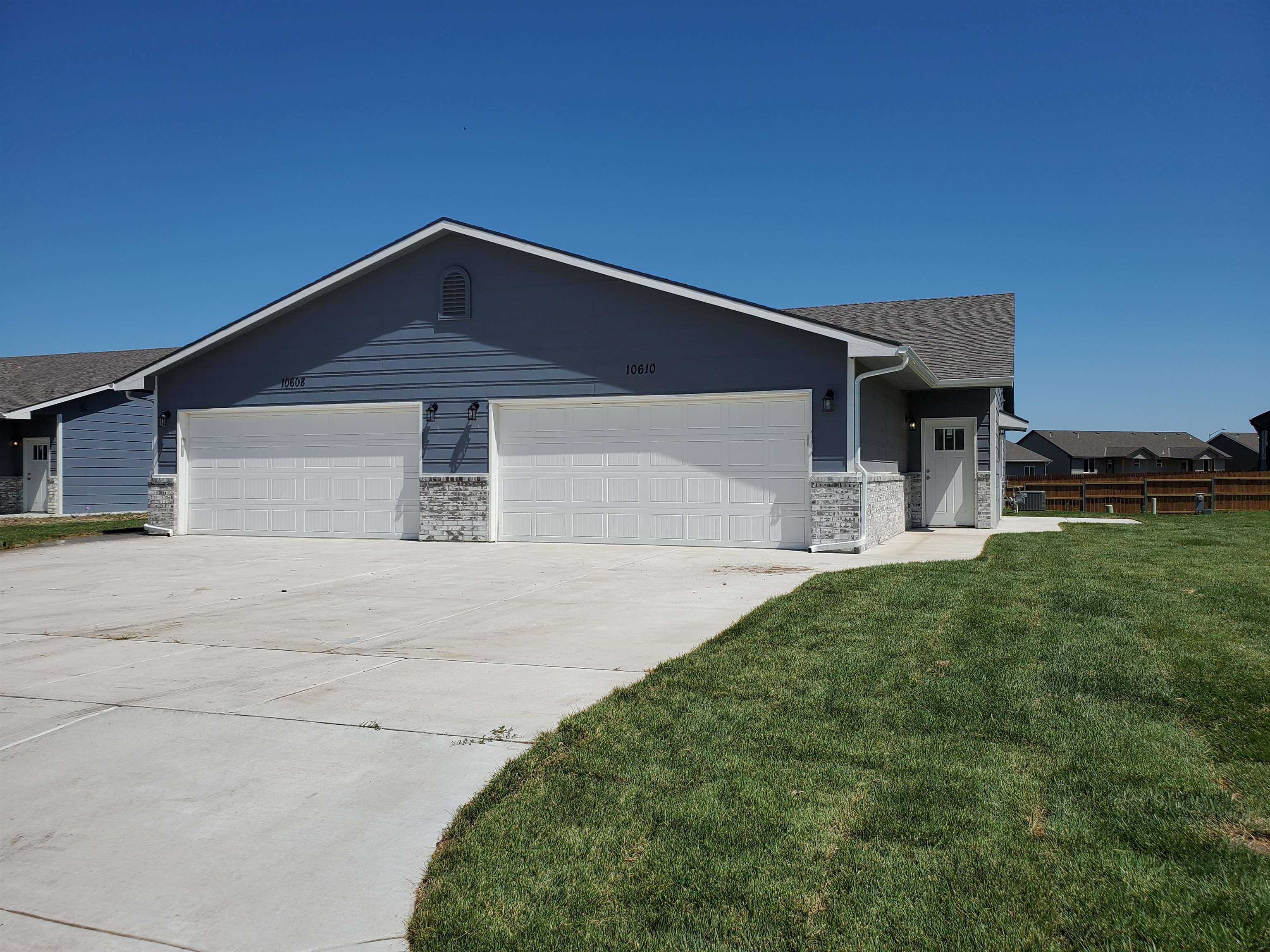 10542 East Conifer Street Wichita, KS 67207 - Photo 2 of 20