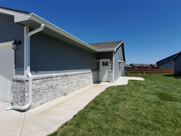 $1,495 | 10542 East Conifer Street, Wichita, KS 67207