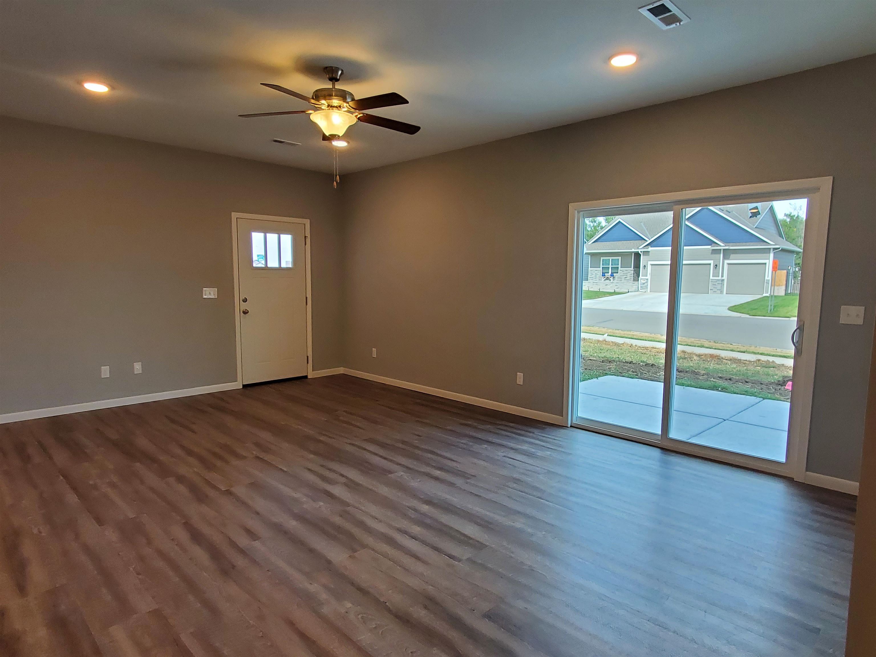 10542 East Conifer Street Wichita, KS 67207 - Photo 4 of 20