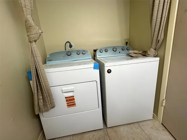 $2,145 | 11526 Village Pl Drive, Unit 67, Houston, TX 77077