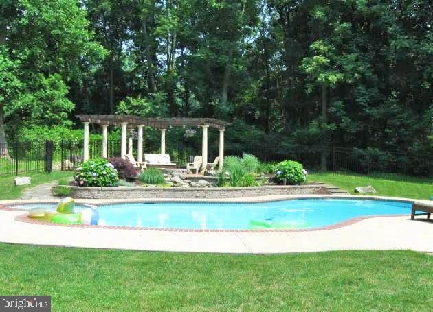 830 Texas Road Easton, PA 18042 - Photo 3 of 46