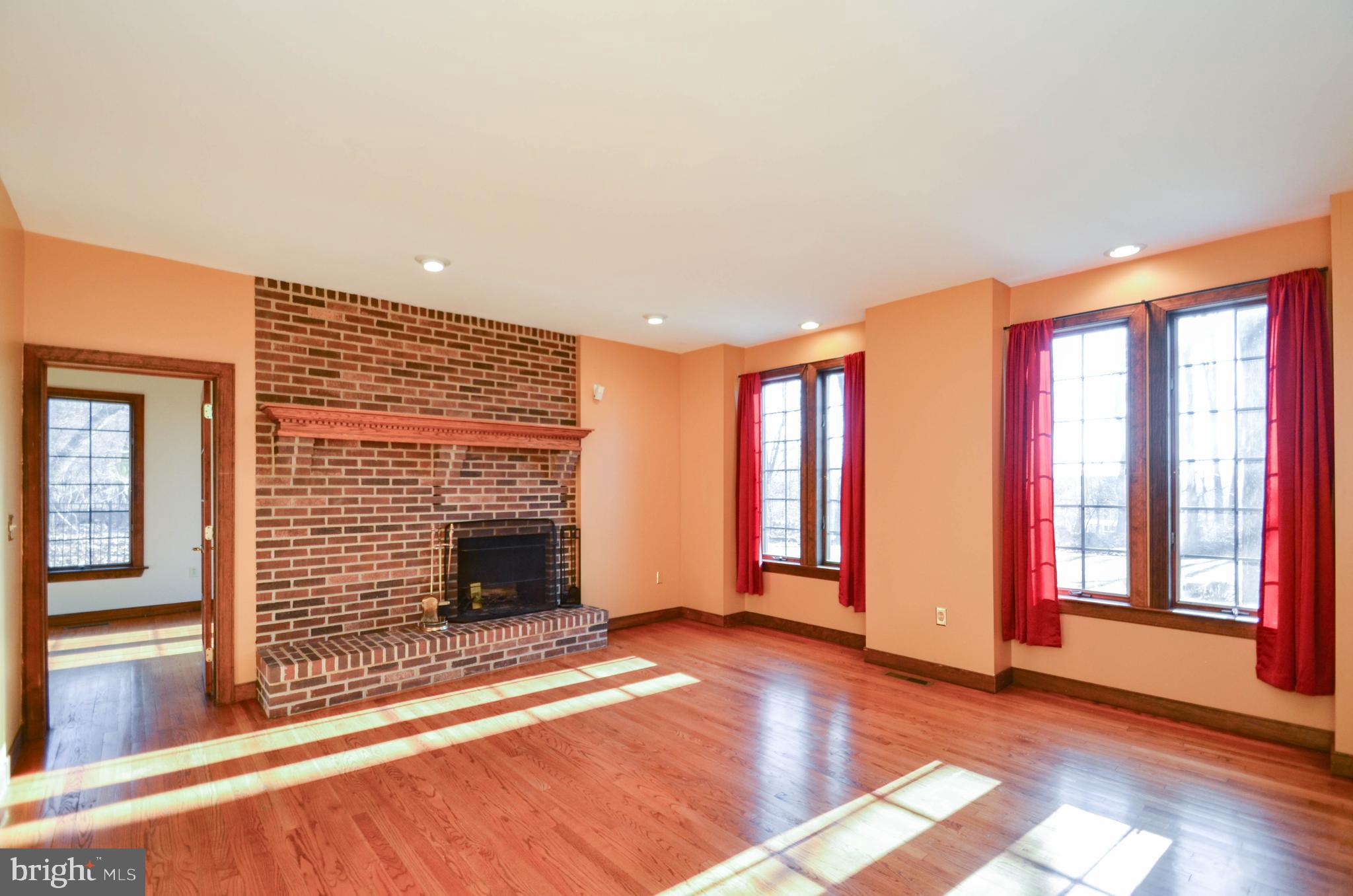 830 Texas Road Easton, PA 18042 - Photo 5 of 46