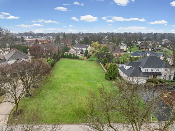 $680,000 | 343 Hambletonian Drive, Oak Brook, IL 60523