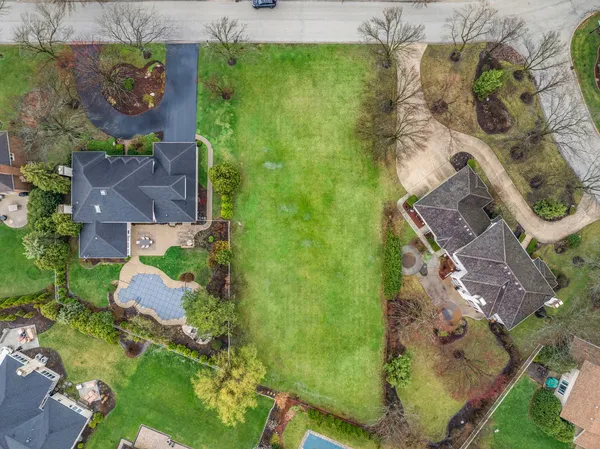 $680,000 | 343 Hambletonian Drive, Oak Brook, IL 60523
