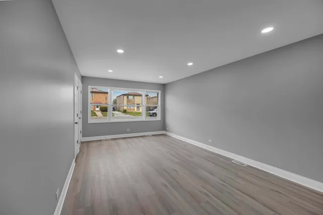 $284,900 | 436 West Hickory Street, Chicago Heights, IL 60411