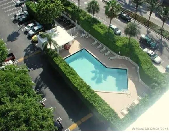 $415,000 | 1881 Washington Avenue, Unit 11D, Miami Beach, FL 33139