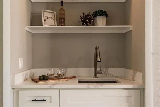 $3,250 | 904 South Doral Lane, Venice, FL 34293