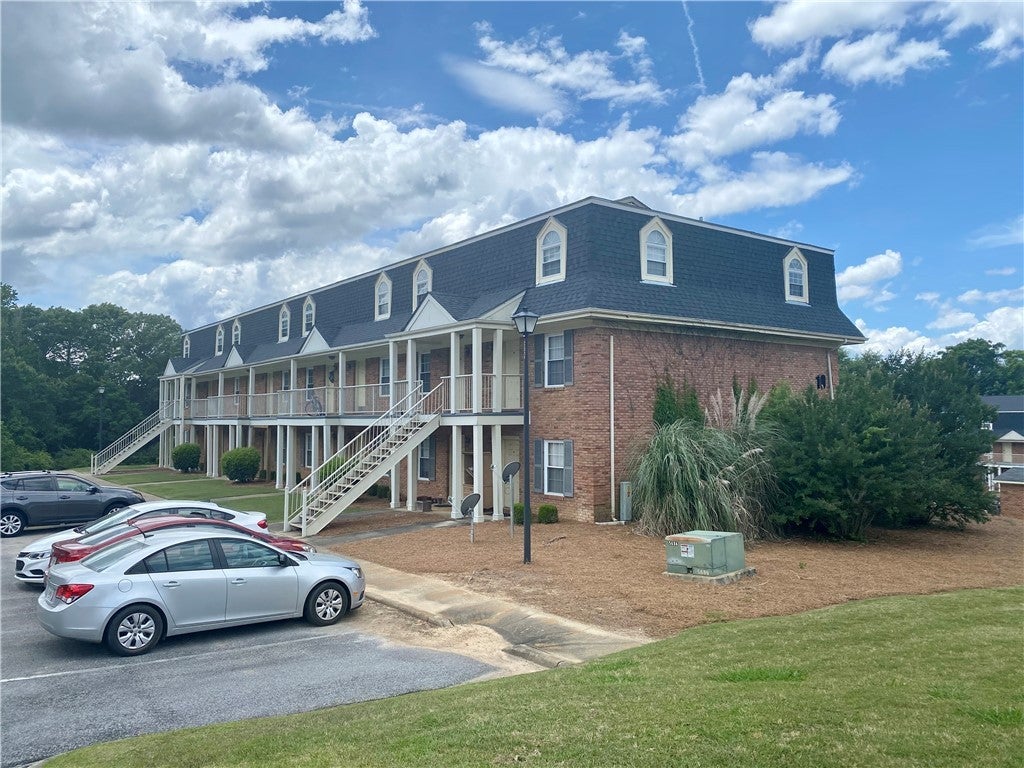 1761 Wire Road, Unit 1010 Auburn, AL 36832 - Photo 3 of 18 Gallery Image 3