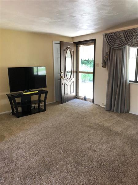 3852 Edge Road Pittsburgh, PA 15227 - Photo 4 of 23 Gallery Image 4