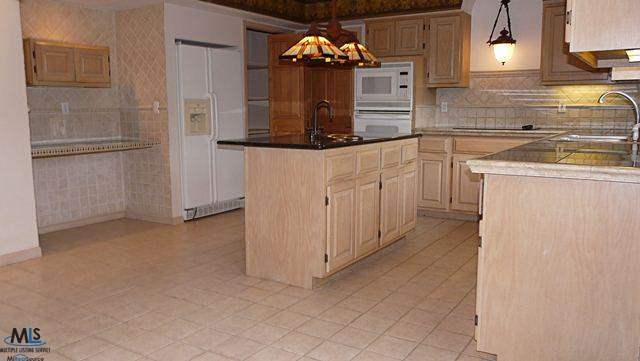 54592 Ridgeview Drive Utica, MI 48316 - Photo 8 of 21 31124205-7.JPG