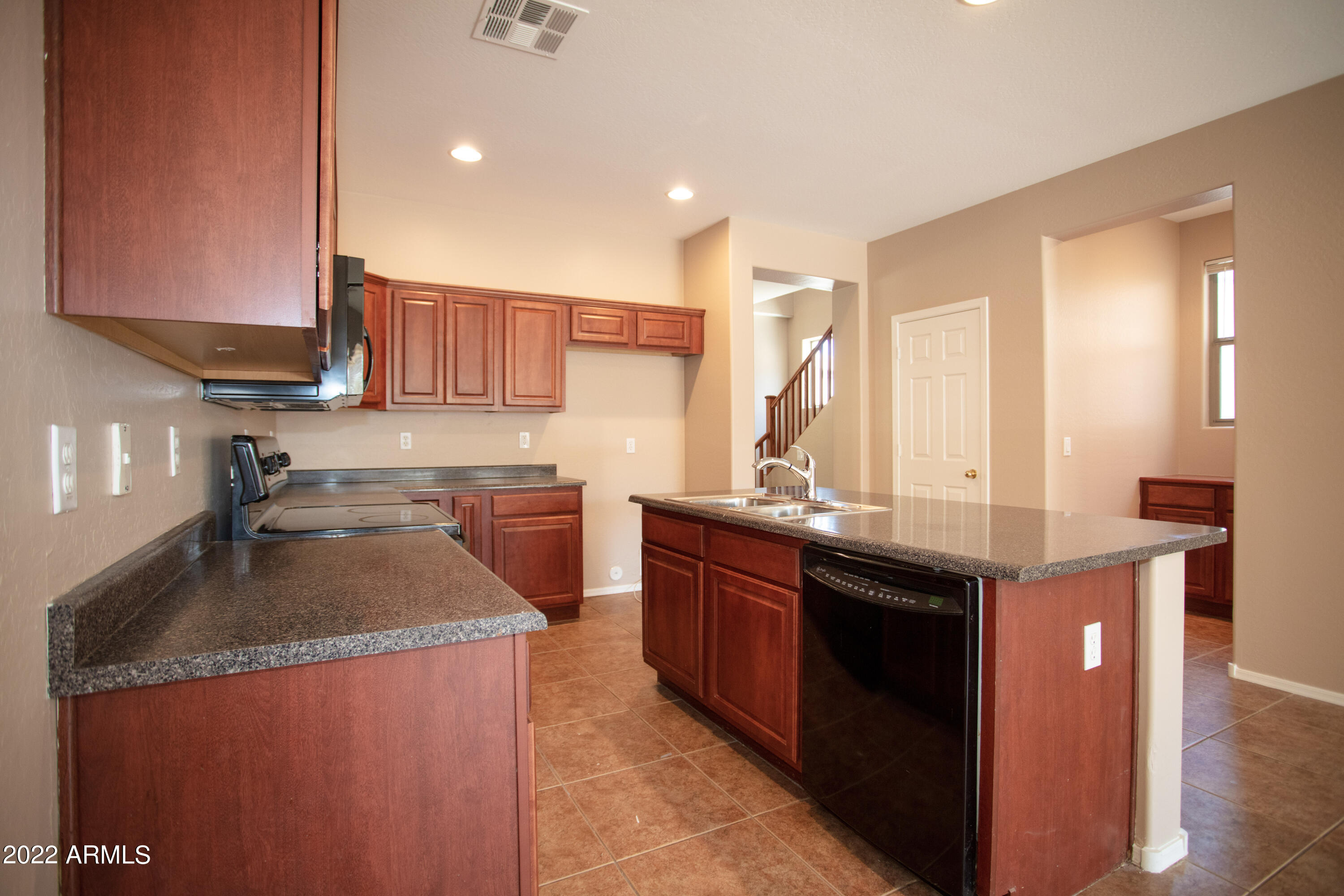 9371 West Cordes Road Tolleson, AZ 85353 - Photo 8 of 35 Gallery Image 8
