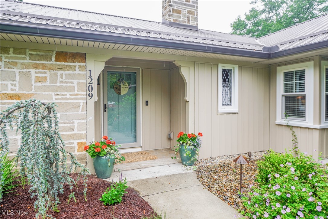 1209 Providence Road Northeast Massillon, OH 44646 - Photo 4 of 38 Gallery Image 4