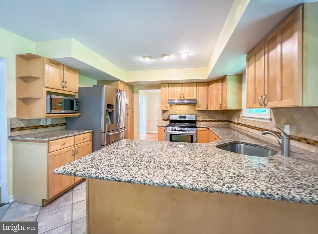 549 Delvale Road Yardley, PA 19067 - Photo 9 of 39 Kitchen