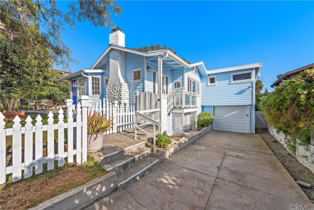 429 Hawthorne Road Laguna Beach, CA 92651 - Photo 1 of 33 a view of a house with a yard