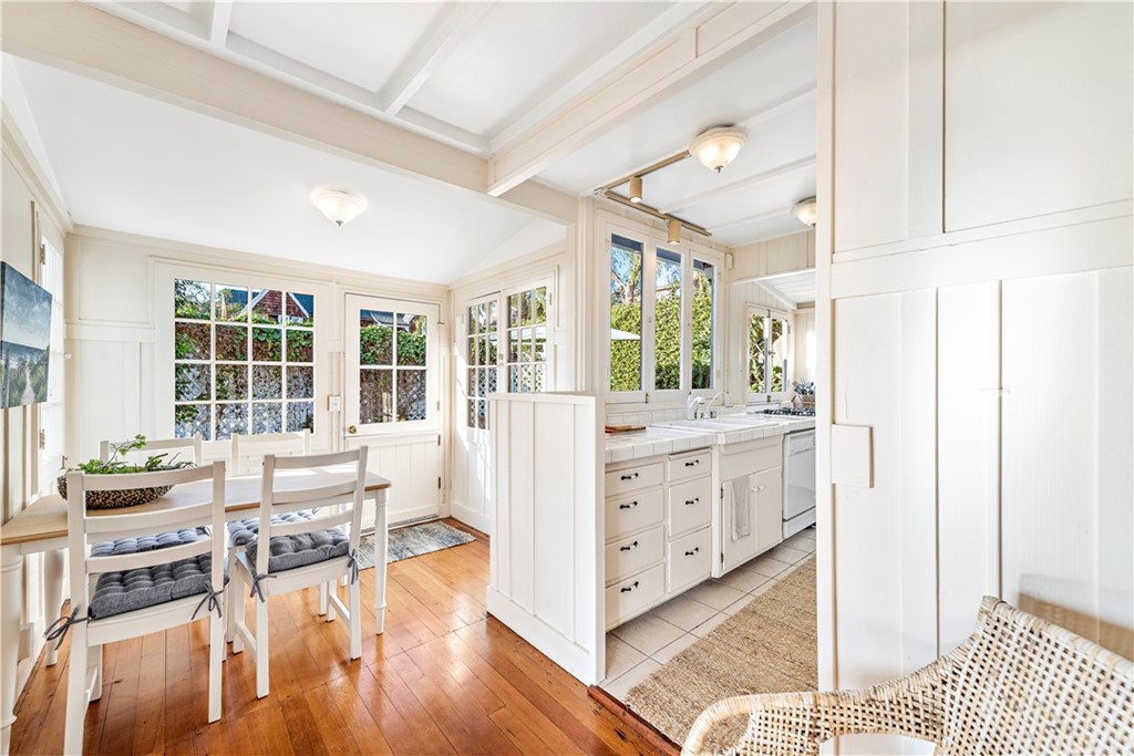429 Hawthorne Road Laguna Beach, CA 92651 - Photo 11 of 33 a living room with furniture and large windows