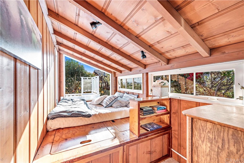 429 Hawthorne Road Laguna Beach, CA 92651 - Photo 23 of 33 a living room with large windows
