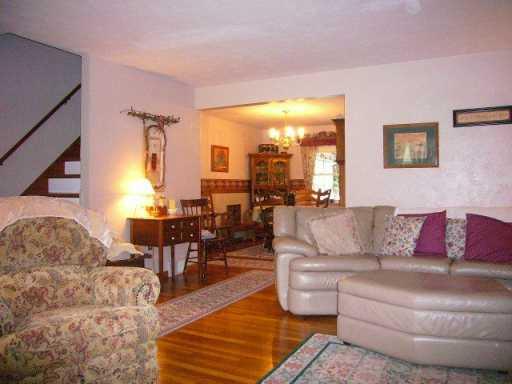 146 Adele Road Pittsburgh, PA 15237 - Photo 3 of 8 Gallery Image 3