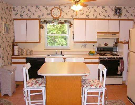 146 Adele Road Pittsburgh, PA 15237 - Photo 5 of 8 Gallery Image 5