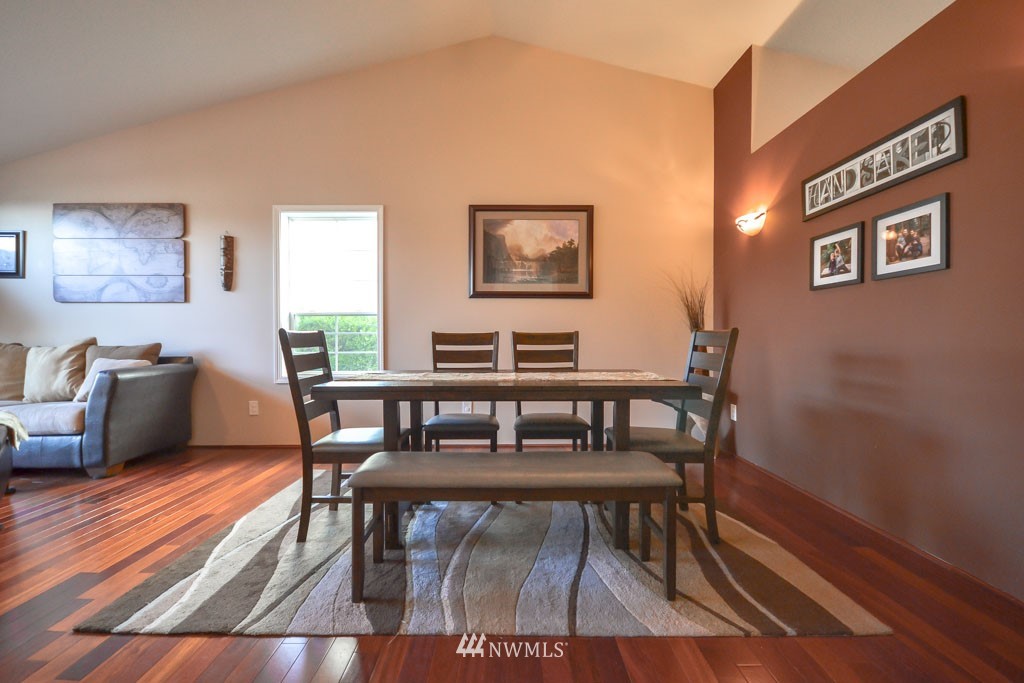 2402 211th Street Southeast Bothell, WA 98021 - Photo 4 of 20