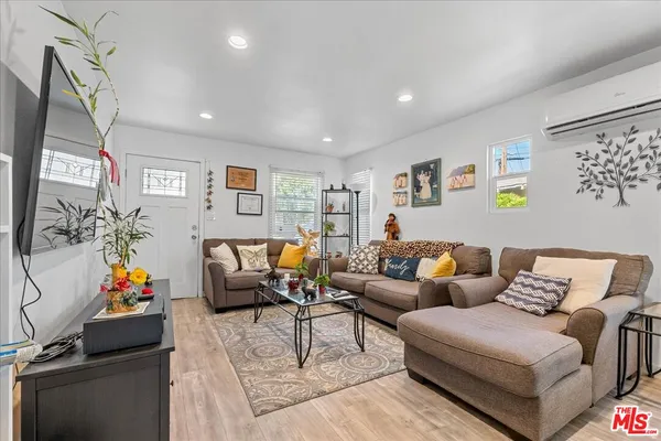 $999,999 | 6612 Madden Avenue, Los Angeles, CA 90043