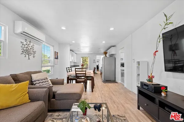 $999,999 | 6612 Madden Avenue, Los Angeles, CA 90043
