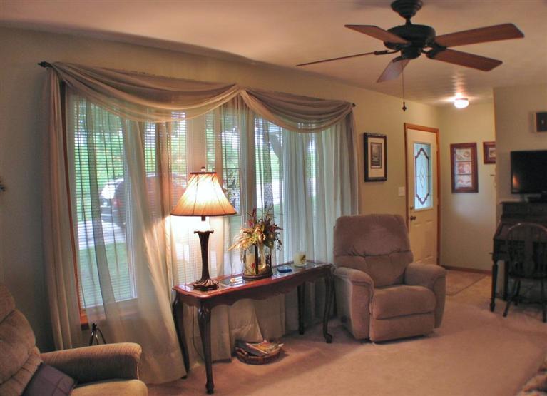 2515 Cleveland Street Clinton, IA 52732 - Photo 5 of 17 Gallery Image 5