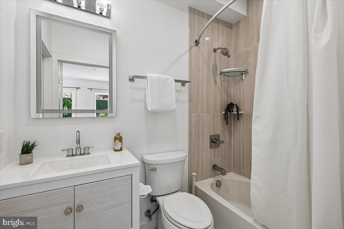 2429 Ontario Road Northwest, Unit 2 Washington, DC 20009 - Photo 24 of 52