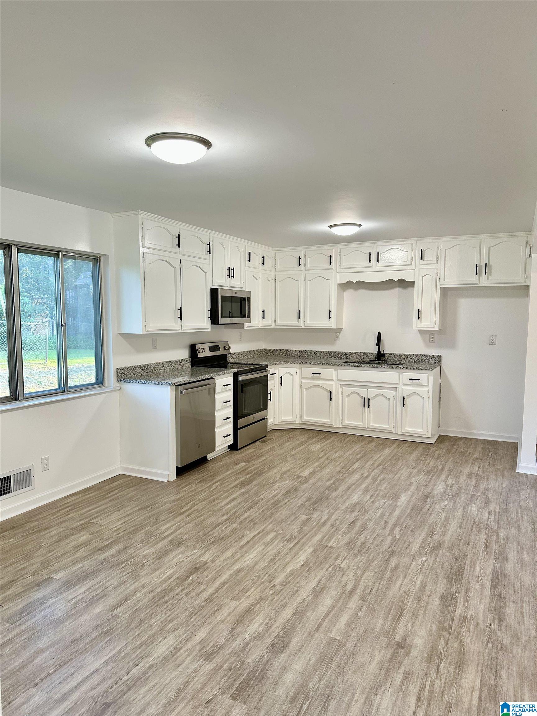 319 Hunter Road Gardendale, AL 35071 - Photo 8 of 31