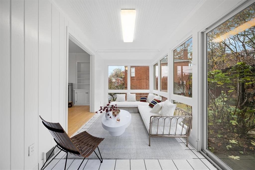 2800 Fernwald Road Pittsburgh, PA 15217 - Photo 11 of 37 a living room with furniture and a large window