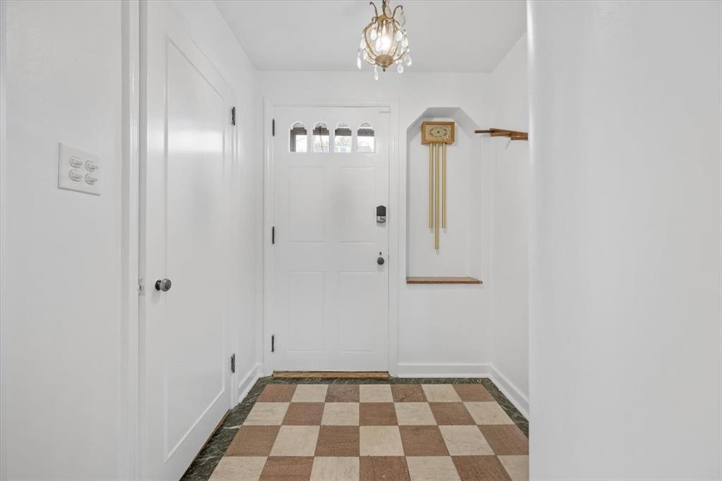 2800 Fernwald Road Pittsburgh, PA 15217 - Photo 3 of 37 a view of a bathroom with a shower and a mirror
