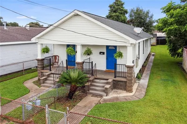 $1,600 | 1029 Dolhonde Street, Gretna, LA 70053