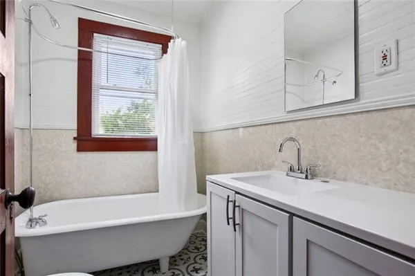 $1,600 | 1029 Dolhonde Street, Gretna, LA 70053