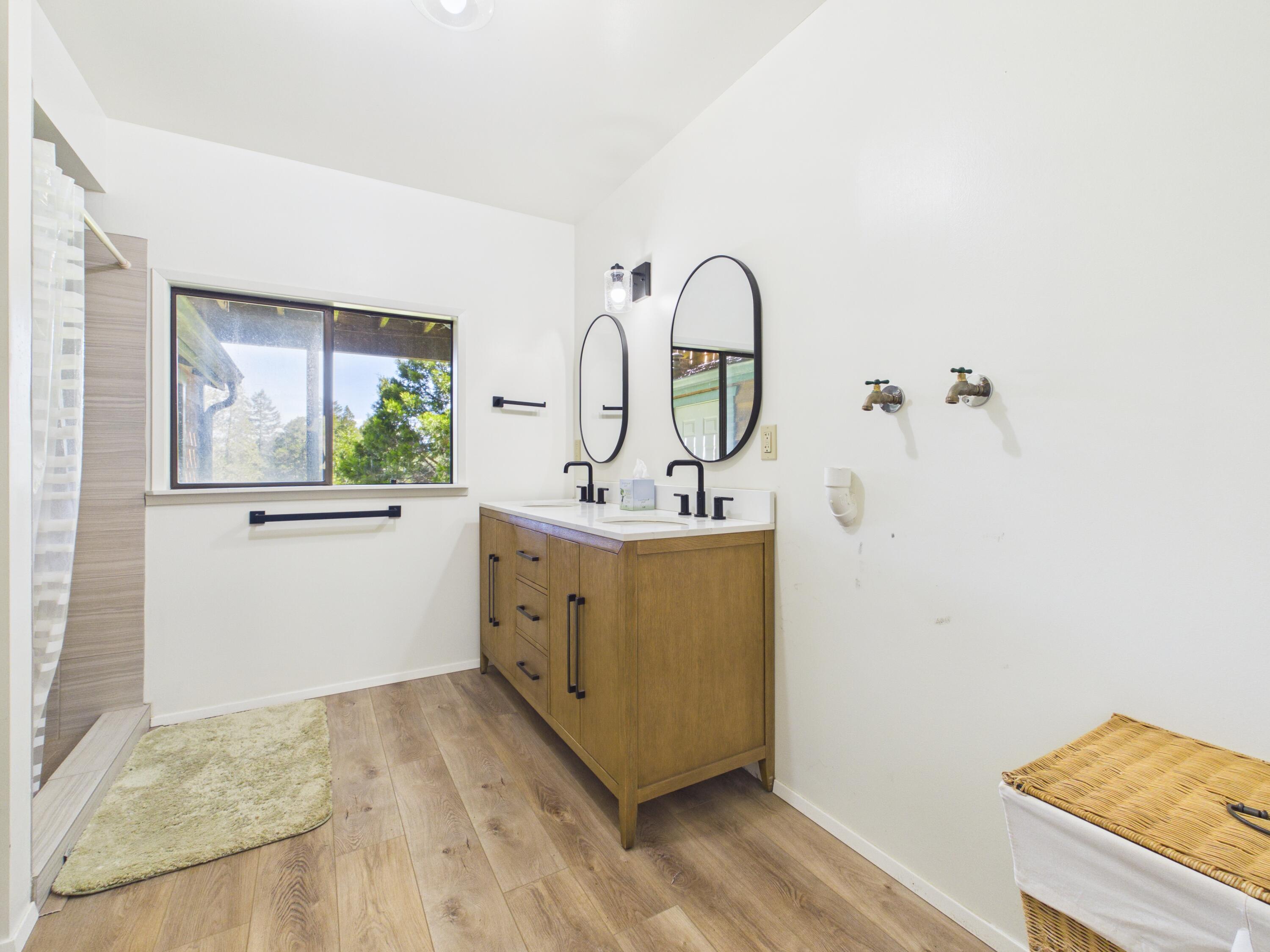 7926 Thomas Road Miranda, CA 95553 - Photo 41 of 83