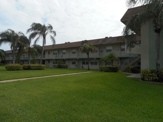 $1,895 | 1200 South Broadway, Unit 209, Lantana, FL 33462