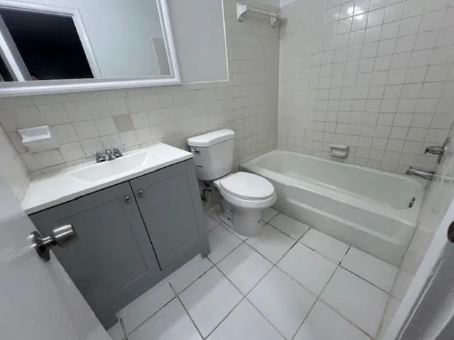 $1,895 | 1200 South Broadway, Unit 209, Lantana, FL 33462