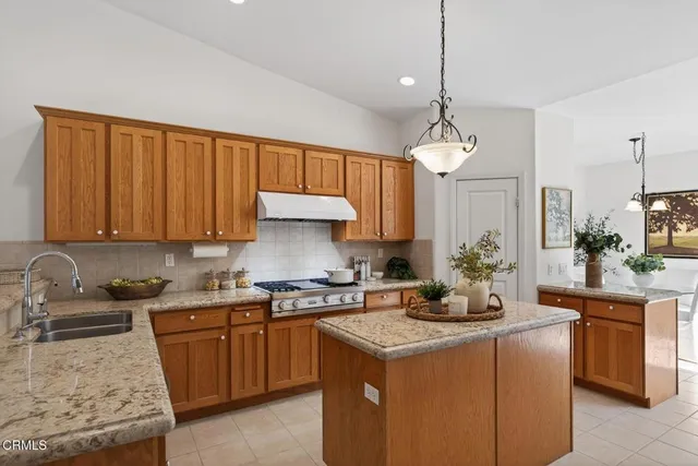 $1,395,000 | 341 Roosevelt Avenue, Ventura, CA 93003