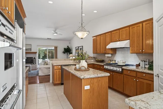 $1,395,000 | 341 Roosevelt Avenue, Ventura, CA 93003