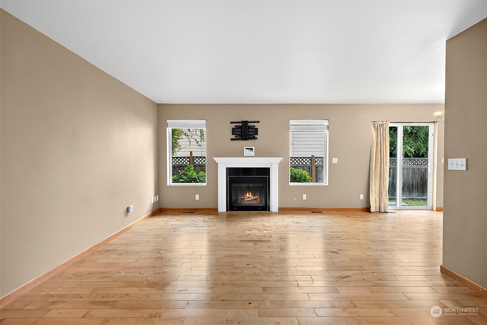 707 Sylvan Way Bremerton, WA 98310 - Photo 4 of 31 Gallery Image 4