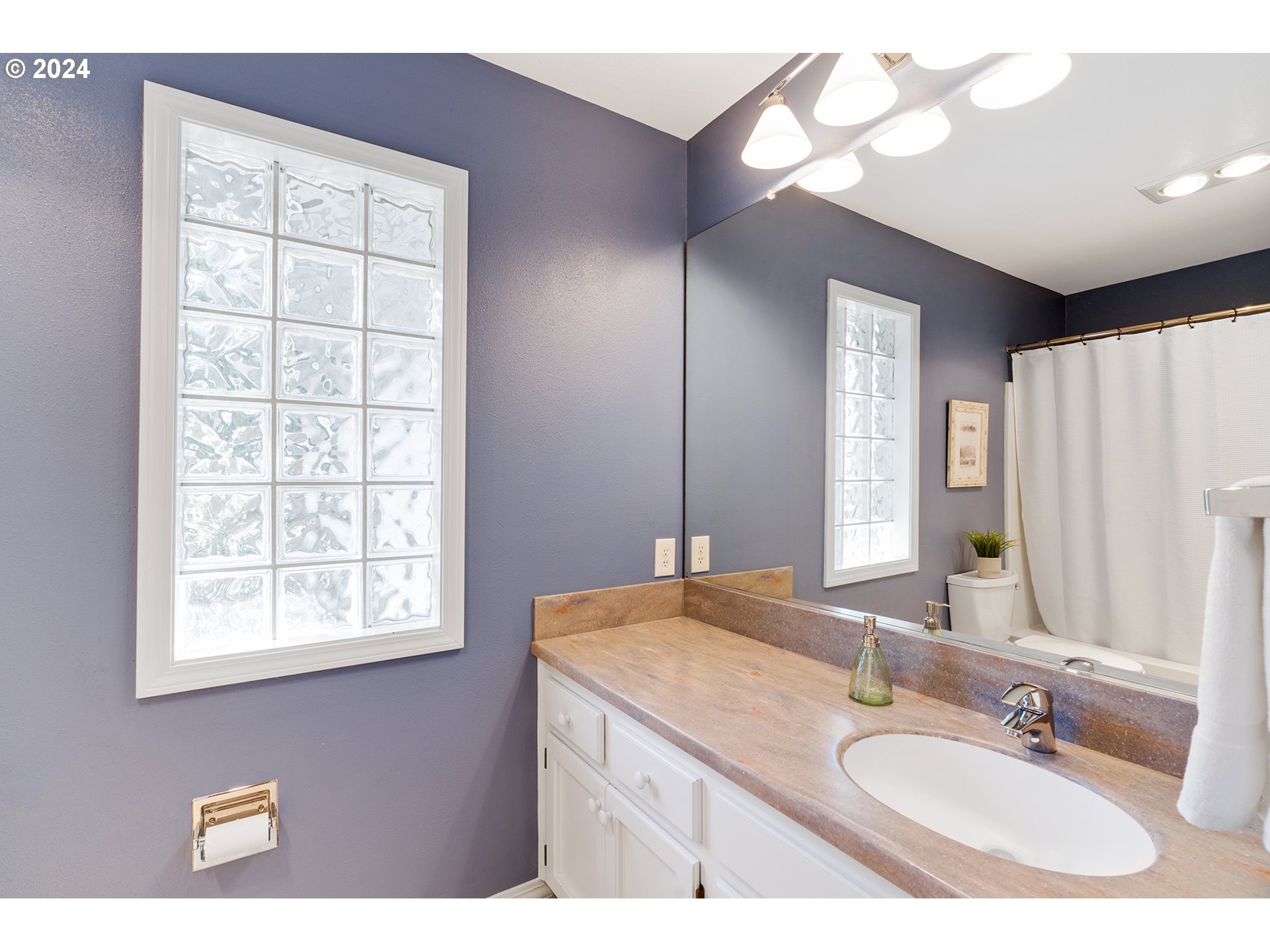 31060 Southwest Boones Bend Road Wilsonville, OR 97070 - Photo 23 of 29 Gallery Image 23