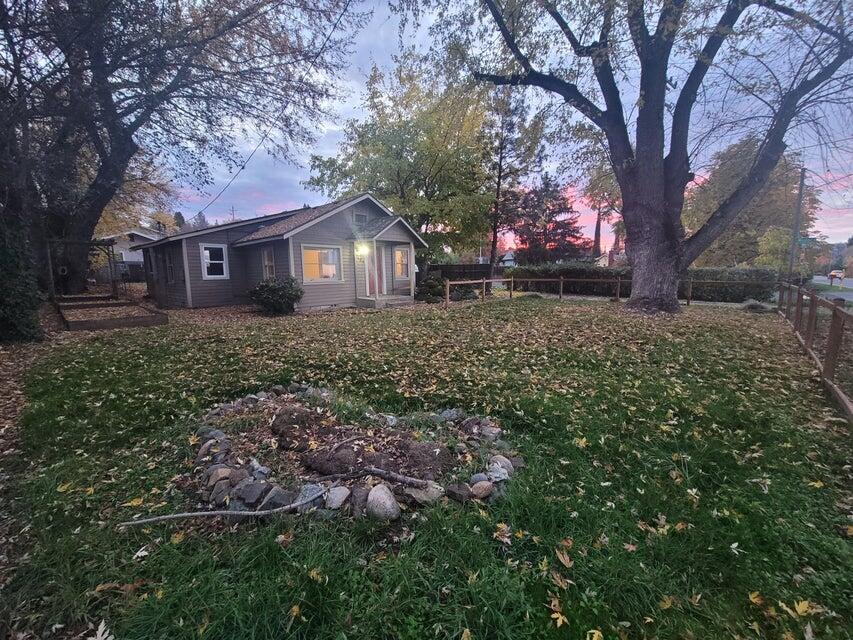 2104 Spring Street Medford, OR 97504 - Photo 7 of 24 4