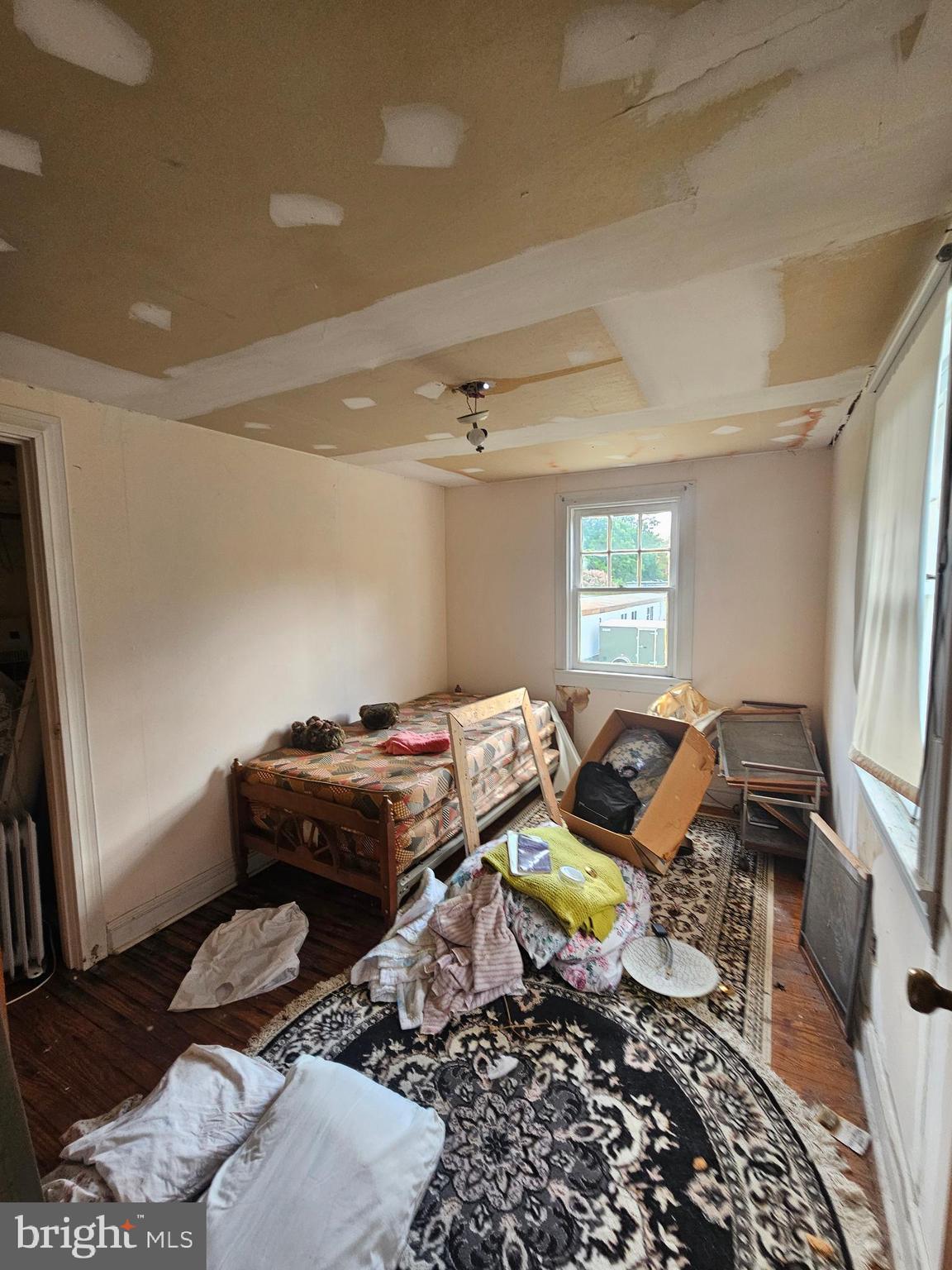 2695 Elsey Road Nanticoke, MD 21840 - Photo 33 of 46 a living room with furniture