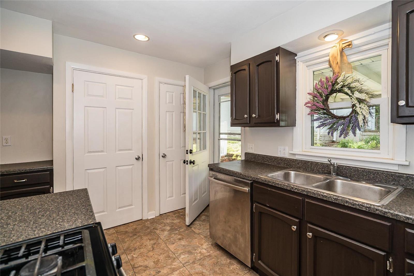 1270 North Sappington Road St. Louis, MO 63122 - Photo 15 of 32 Gallery Image 15